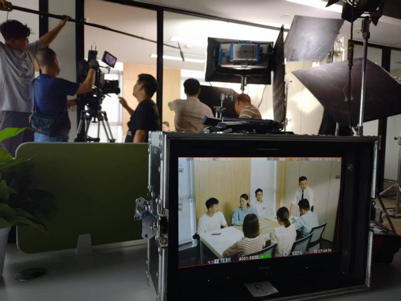 郴州TVC拍摄公司：科技产品视觉化大师，诠释未来感与功能美学